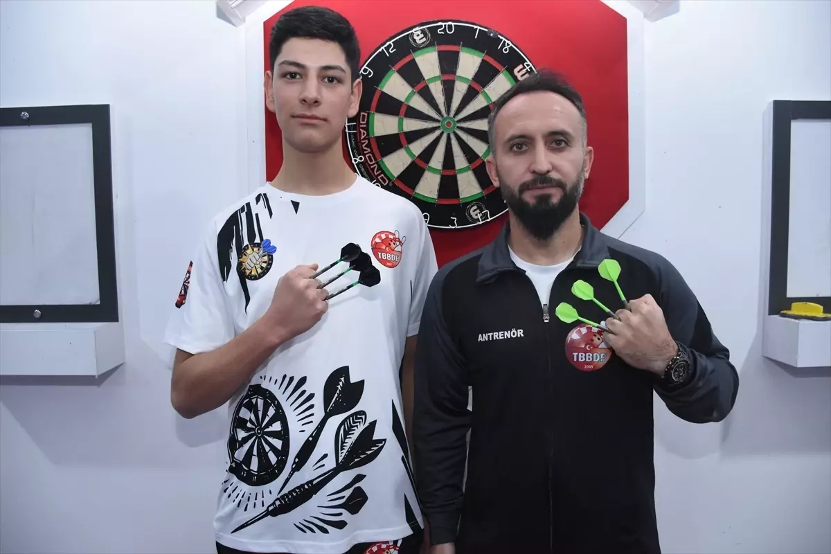 Genç Dartçı Enes Akgöz Hedefleriyle Büyülüyor