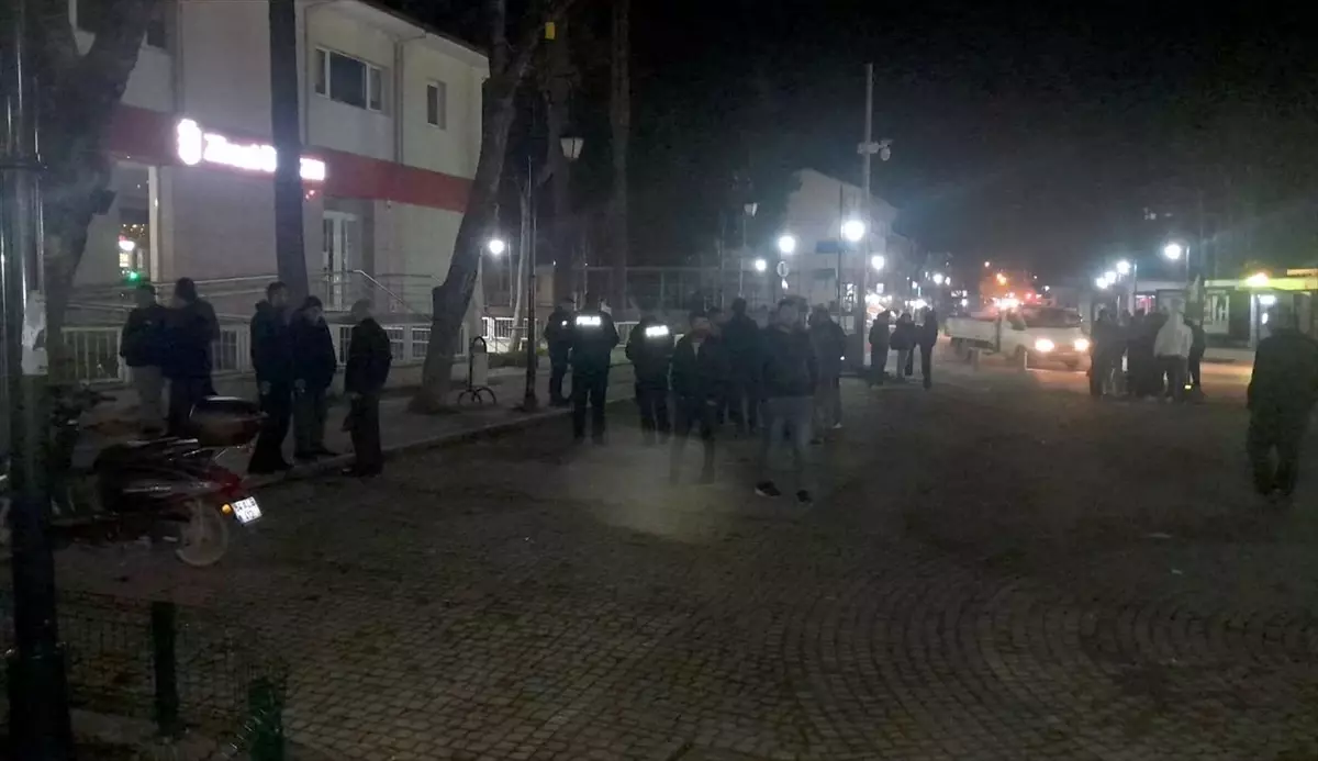 Geyve\'de Silahlı Saldırı: 1 Yaralı