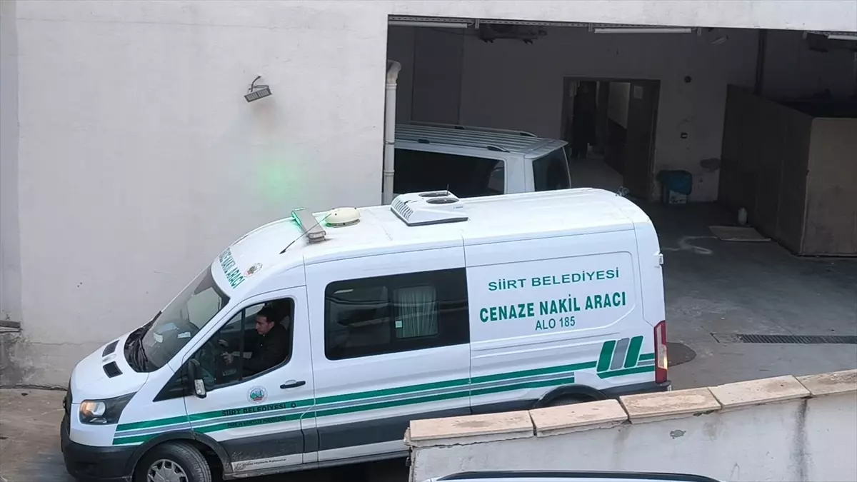 Siirt\'te bir kadın evinde bıçaklanarak öldürüldü