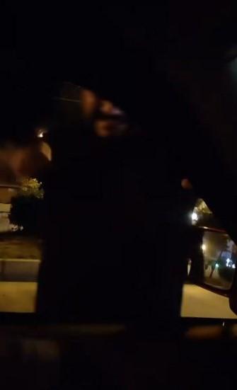 Trafikte dehşet anları: Önce yumruk attı, sonra ateş açtı Trafikte dehşet anları: Önce yumruk attı, sonra ateş açtı