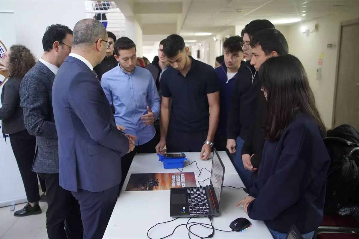 TÜ\'de \'Geleceği Tasarlayanlar\' Sergisi