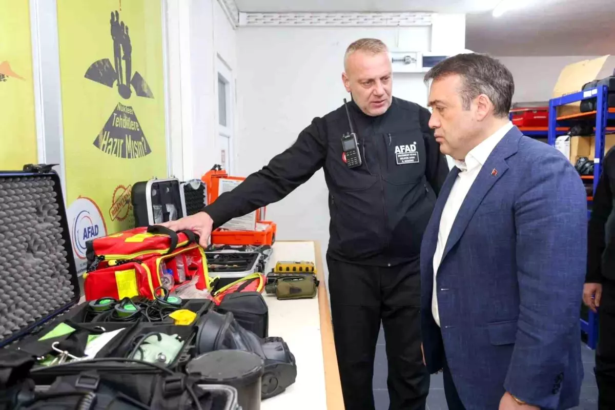 Vali Sözer AFAD Çalışmalarını İnceledi