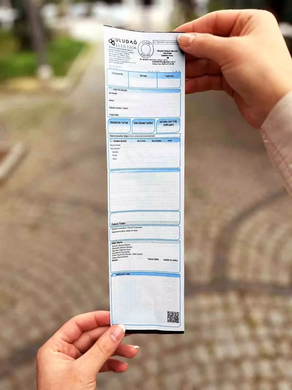 Bursa\'da yardımsever iş insanı binlerce kişiyi sevindirdi