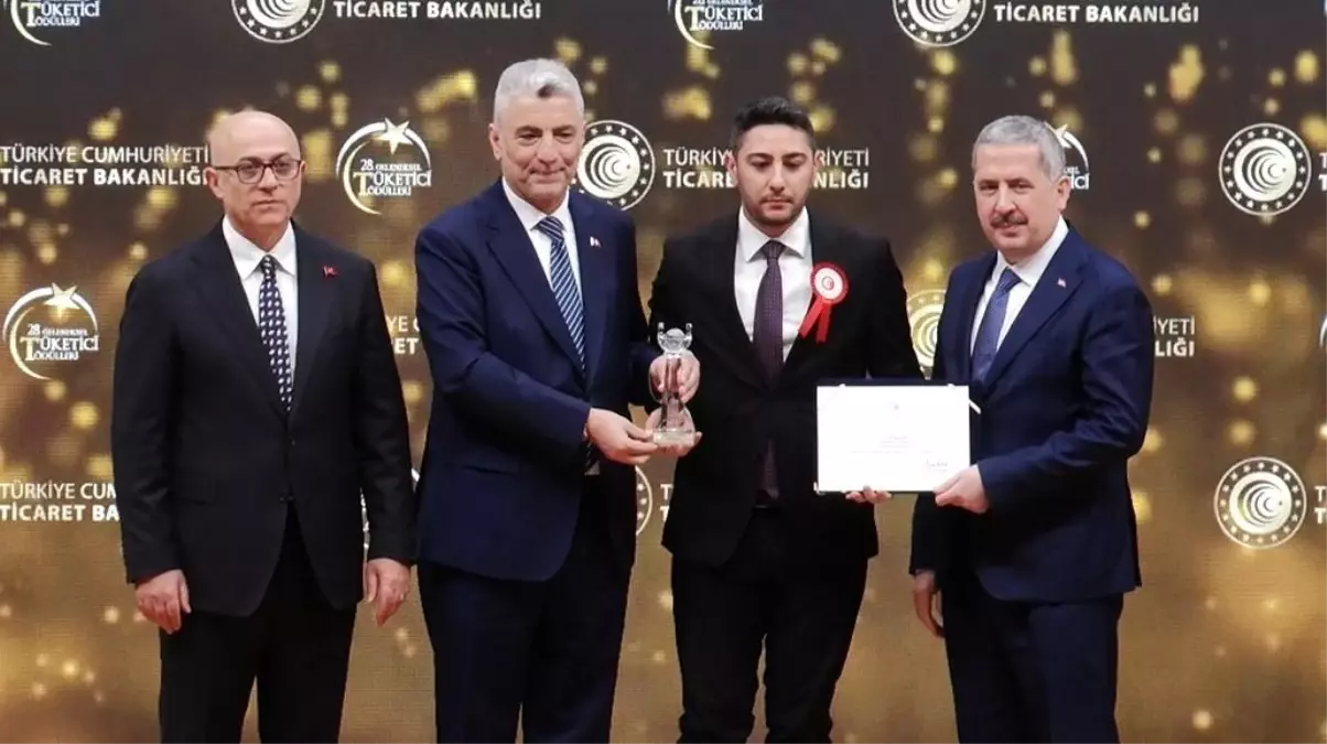 Kemal Diri\'ye Tüketici Özel Ödülü