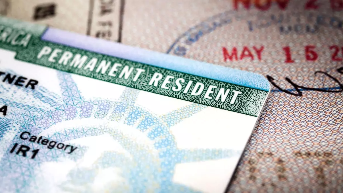 Trump Yeşil Kart Çekilişlerini Askıya Aldı