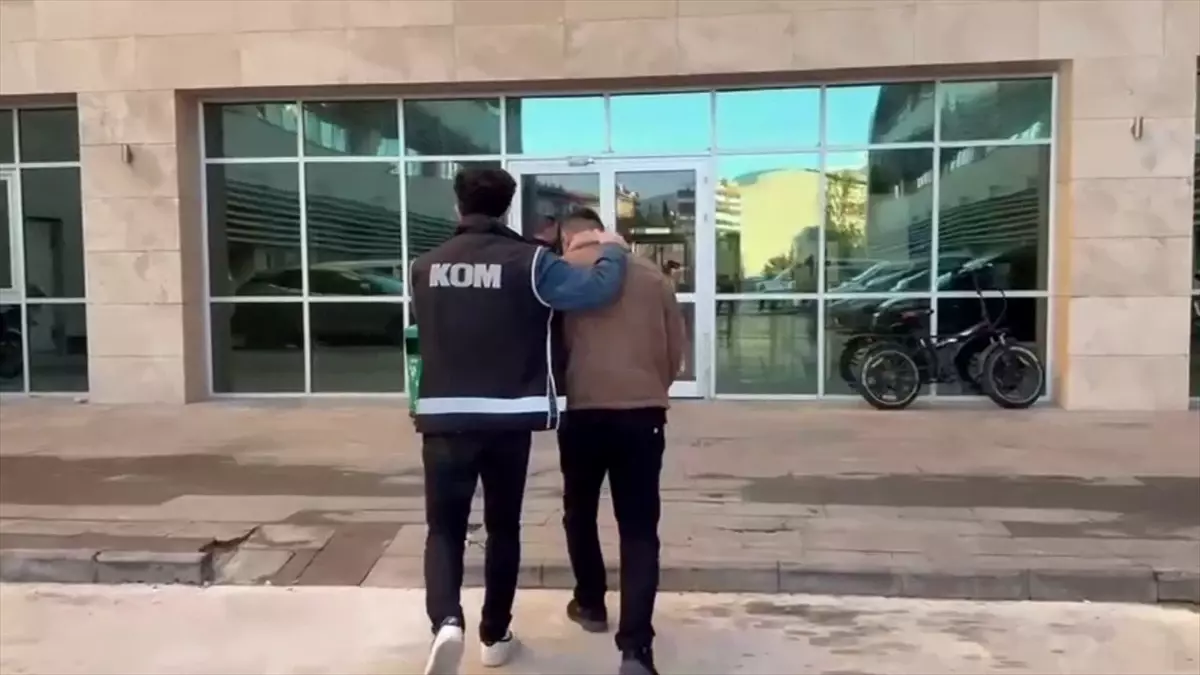 Antalya\'da Tefecilik Operasyonu: 3 Tutuklama