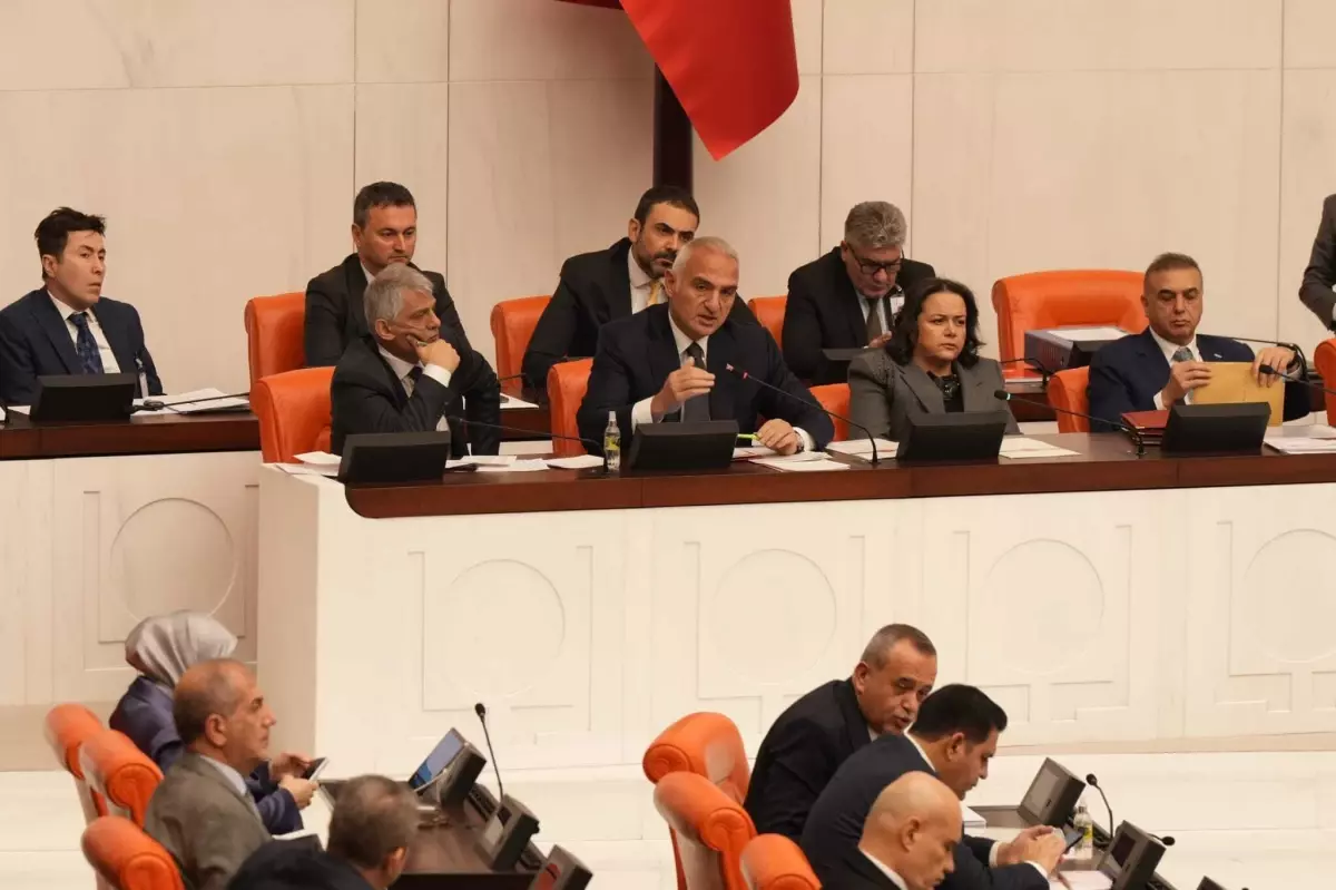 Leyla Zana polemiği Meclis\'e taşındı! Özlem Zengin: Soruşturma başlatılmalı