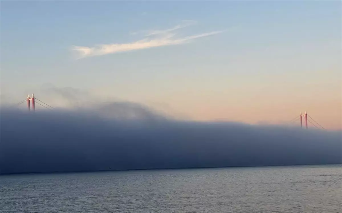 Çanakkale Boğazı\'nda Gemi Trafiği Yeniden Başladı