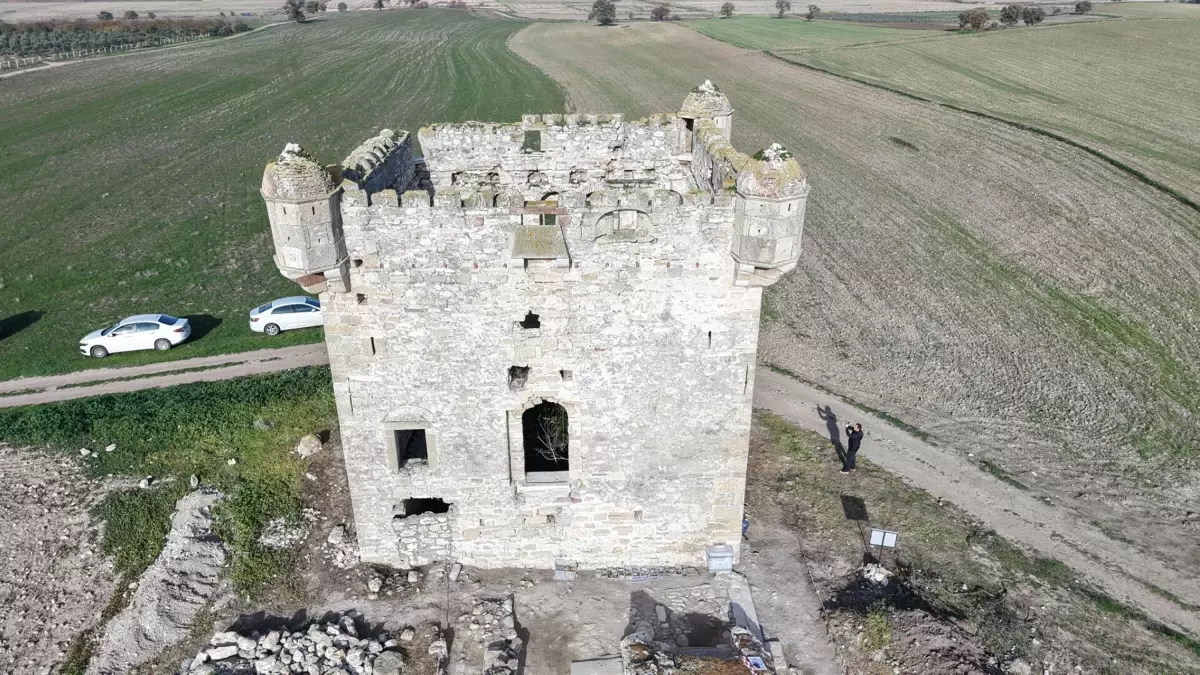 Cezayirli Gazi Hasan Paşa Köşkü Kazıları Devam Ediyor