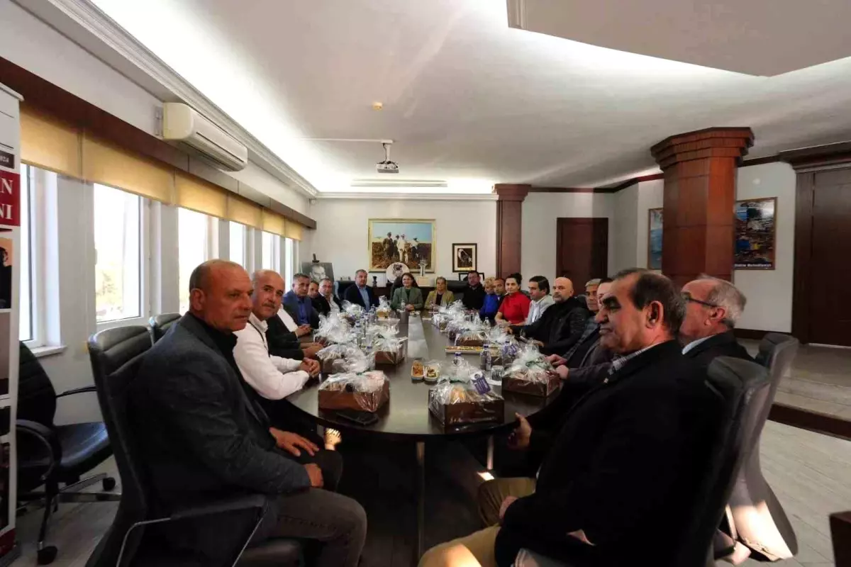 Didim Belediyesi\'nden muhtarlarla yeni yıl öncesi değerlendirme ve planlama toplantısı