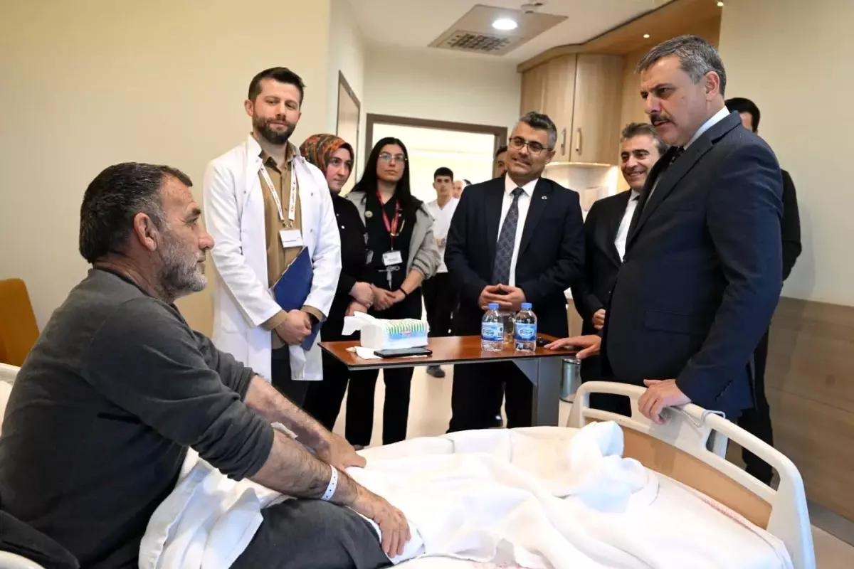 Vali Çiftçi\'den Hastane Ziyareti