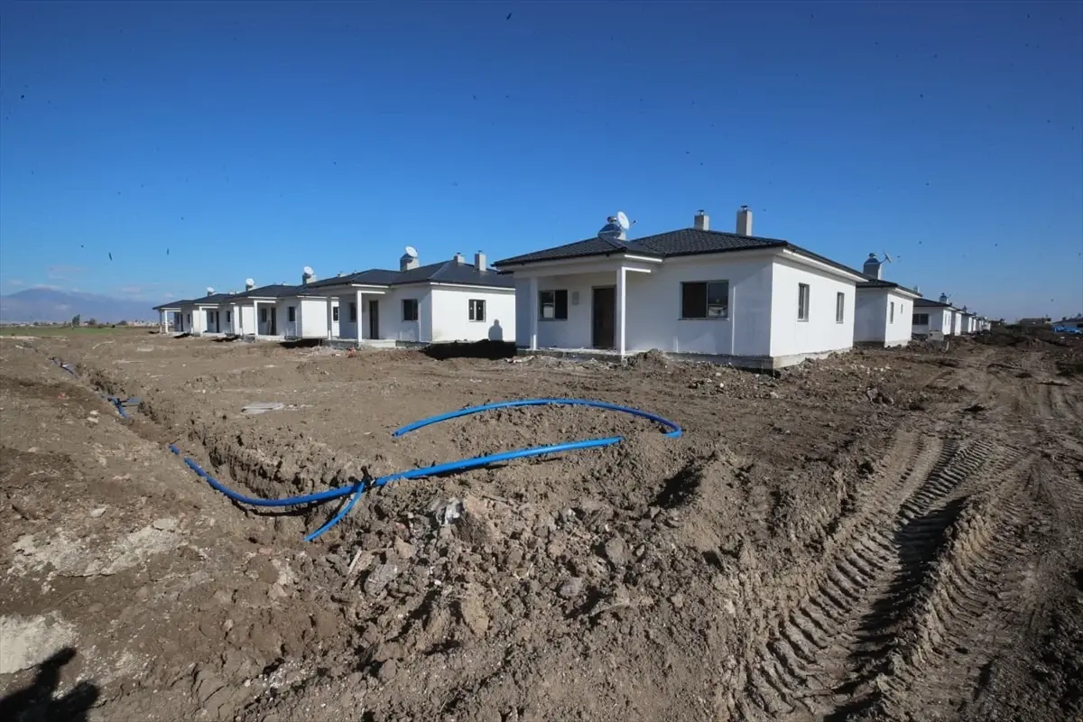 Hatay\'da Kırsal Afet Konutları İnşaatı Devam Ediyor