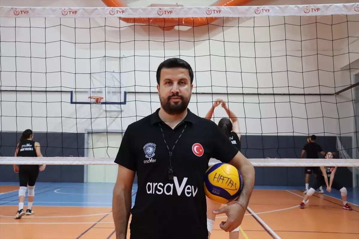 Yaren Kaba: Voleybol ve Hukukta Başarı Peşinde