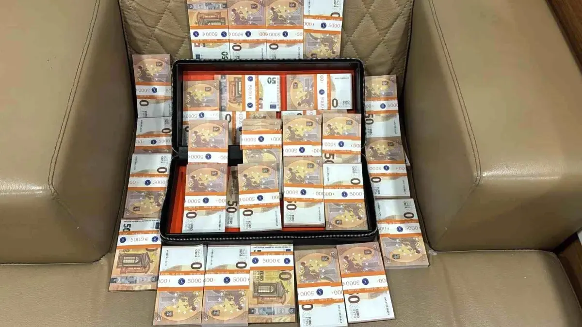 İstanbul\'da Sahte 150 Bin Avro Ele Geçirildi