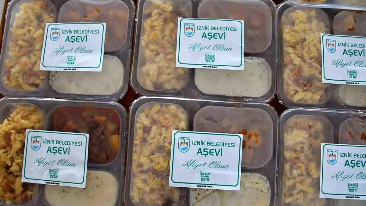 İznik Belediyesi\'nden 365 gün sıcak yemek desteği