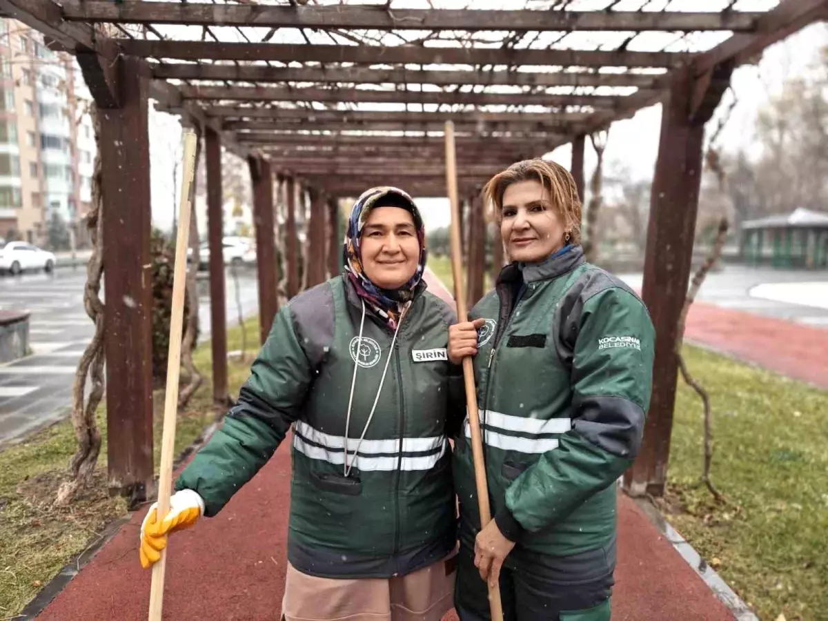 Kadınlar temizlik aşklarını parklara da yansıtıyor
