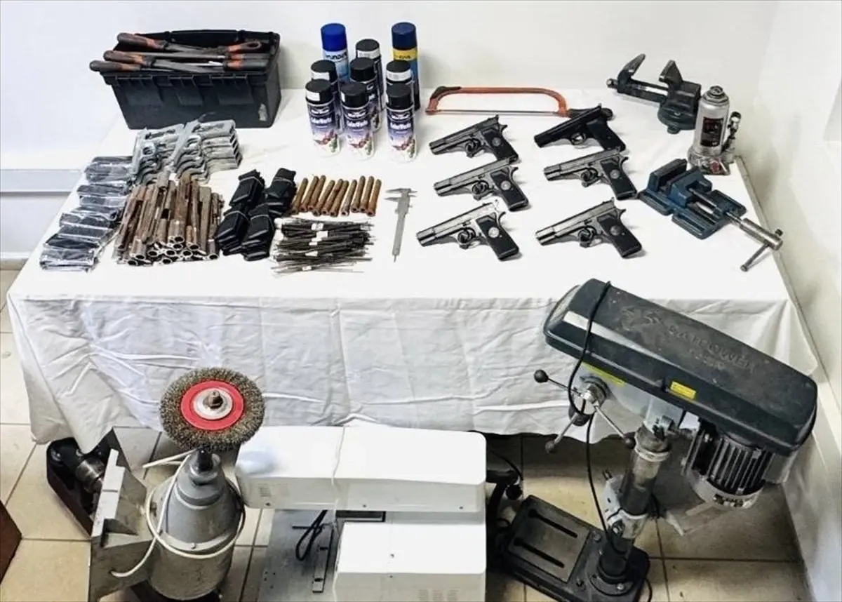 Kartepe\'de Silah Kaçakçılığı Operasyonu