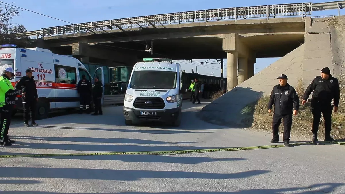 Tren Kazasında Genç Hayatını Kaybetti