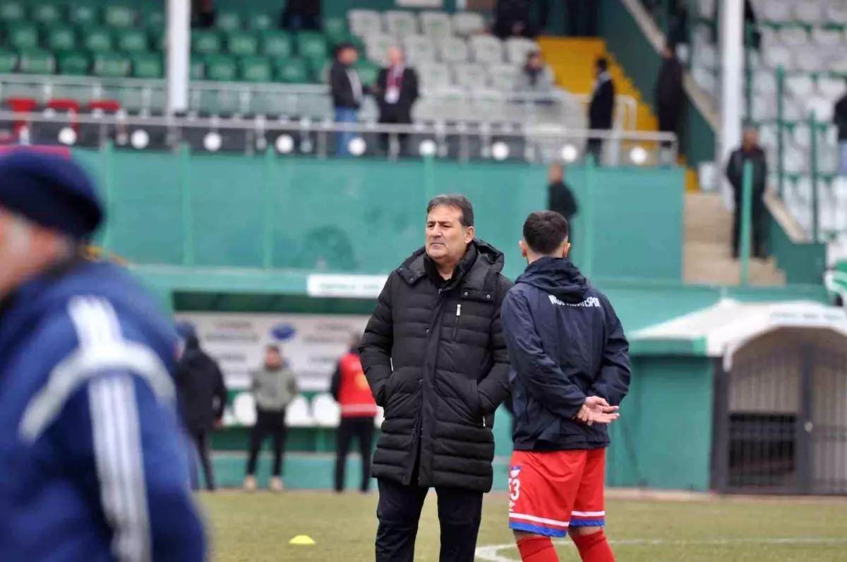 Niğde Belediyespor\'da Teknik Direktör Kömürlüoğlu ile yollar ayrıldı