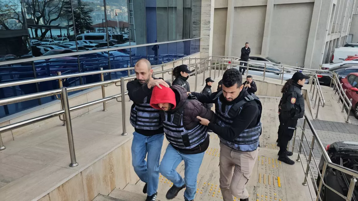 Parkta yeğeninin eşini katletti! İlk vukuatı değilmiş