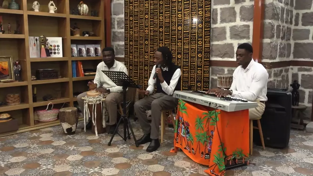 Türkiye\'nin Afrika Büyükelçileri Afrika El Sanatları ve Kültür Evi\'ni Ziyaret Etti