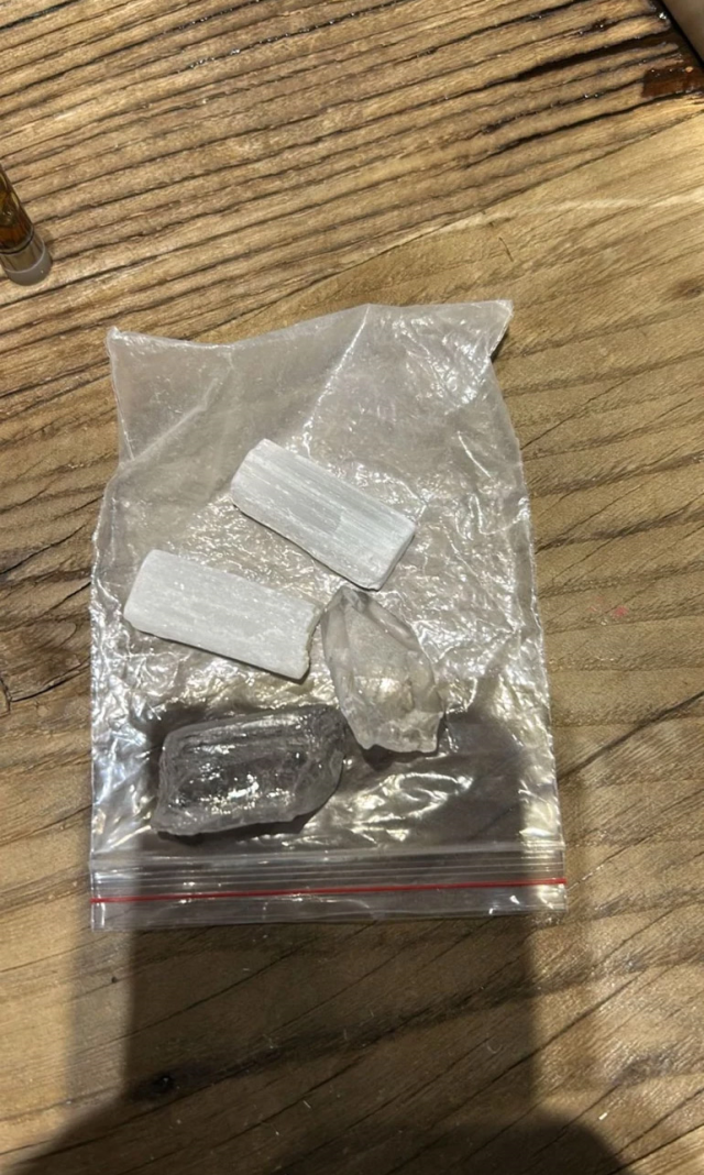 Ünlülülere uyuşturucu operasyonunda evlerden çıkanlara bakın