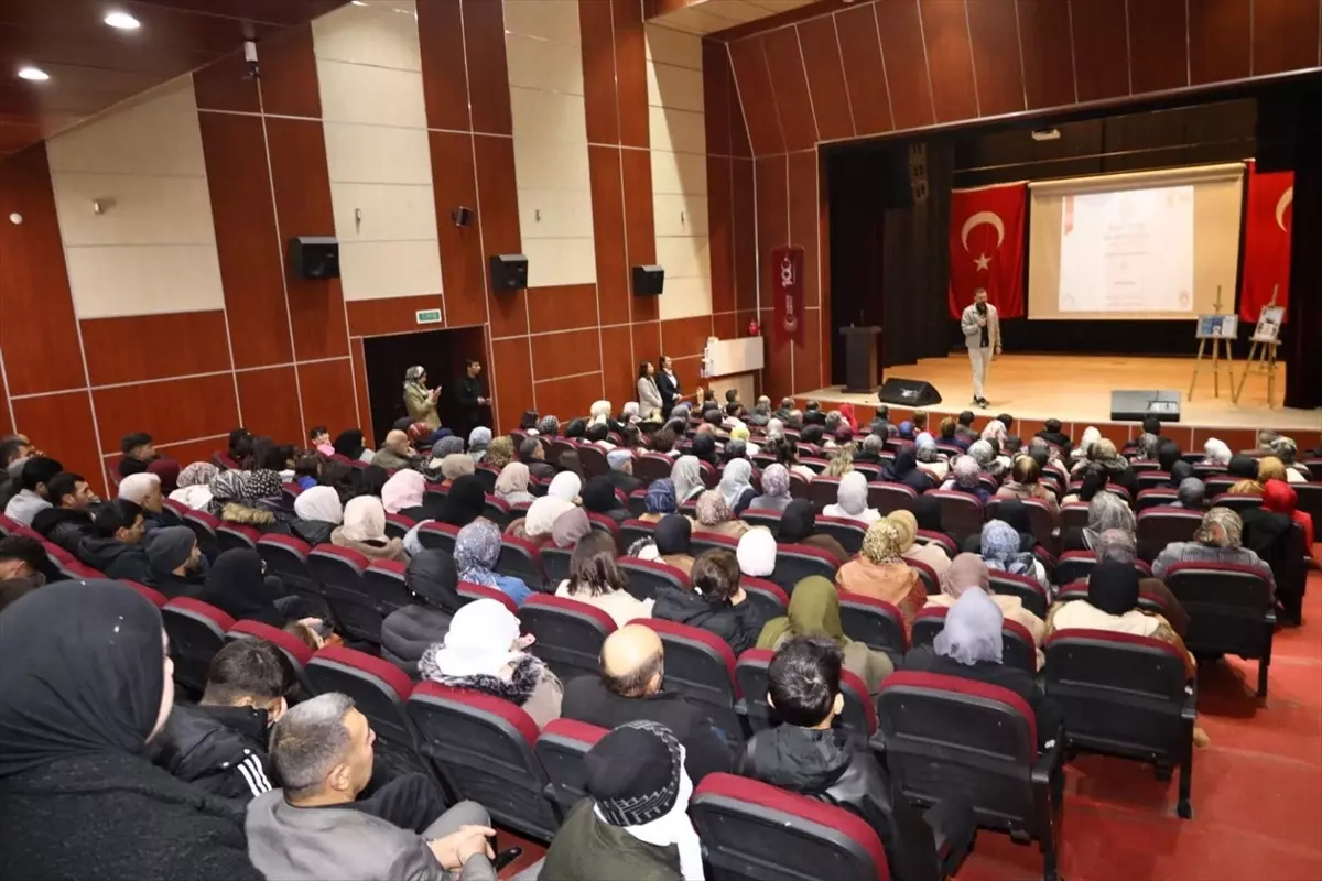 Varto\'da Aile Konulu Konferans