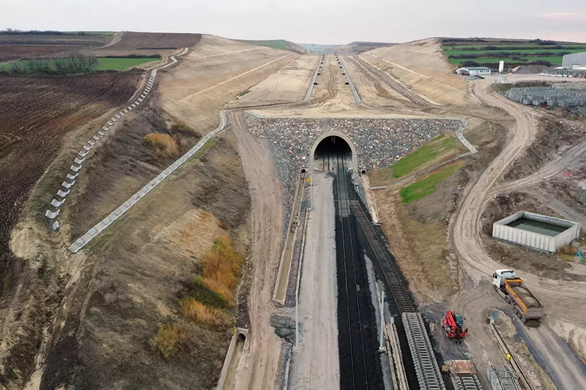4,5 saatlik yol 1,5 saate düşecek! Bölge halkının dört gözle beklediği çalışmada sona gelindi