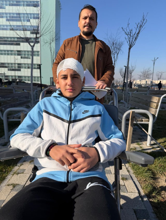 'Baba tahliye' mesajı paylaşan 13 yaşındaki çocuk yeniden tutuklandı 'Baba tahliye' mesajı paylaşan 13 yaşındaki çocuk yeniden tutuklandı