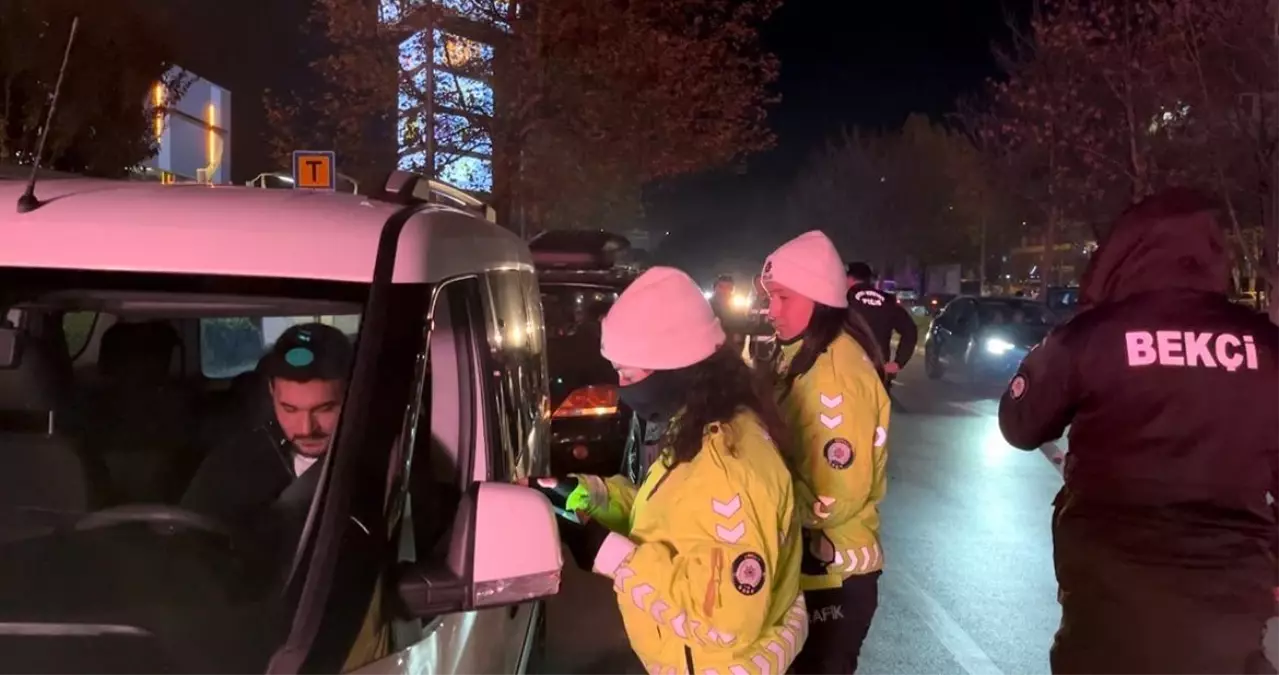 Bursa\'da Asayiş Uygulamaları: Ruhsatsız Silah ve Kumar Malzemeleri Ele Geçirildi