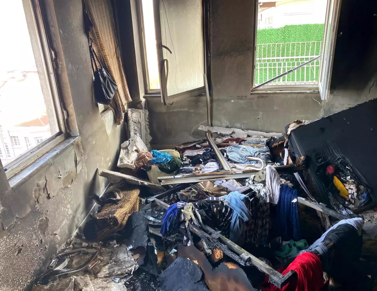 Bursa\'da İş Hanında Yangın: Bir Çocuk Hastaneye Kaldırıldı