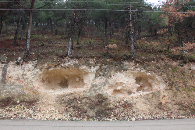 Ferhat diyarı Amasya'da pekmez için dağı deldiler, gören şaştı kaldı