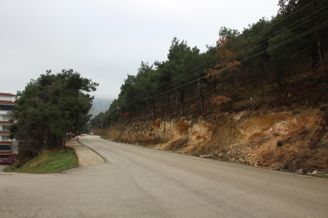 Ferhat diyarı Amasya'da pekmez için dağı deldiler, gören şaştı kaldı