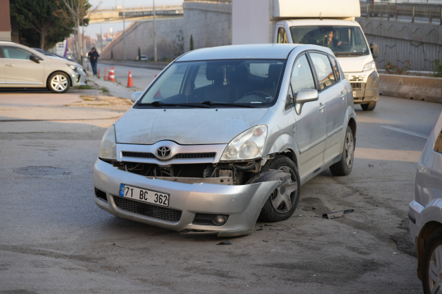 Film sahnelerini aratmayan anlar, polis böyle etkisiz hale getirdi: Ehliyetsiz sürücünün faturası ağır oldu