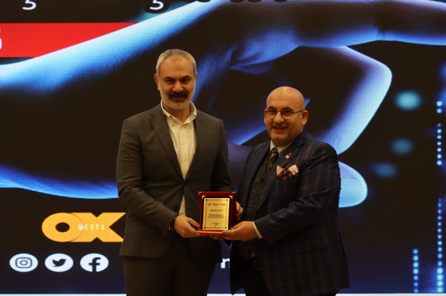 Gazeteci Alişer Delek: Yapay zekadan kaçamayız, asıl mesele doğru soruyu sormak