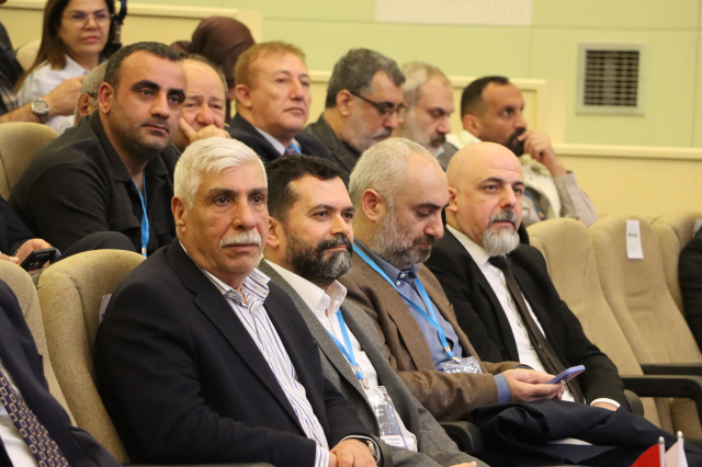 İsmail Saymaz: Sosyal medya gazeteciliği dönüştürdü, sürecin kurbanı gazeteler oldu