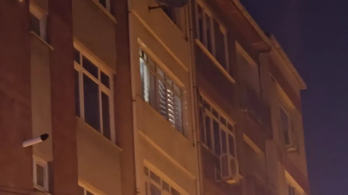 Kadıköy\'de dehşet: 2 kişi ölü bulundu, bir not bırakmışlar