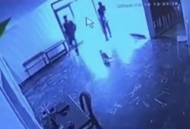 Kediye tekme attı, o anlar kameraya yansıdı