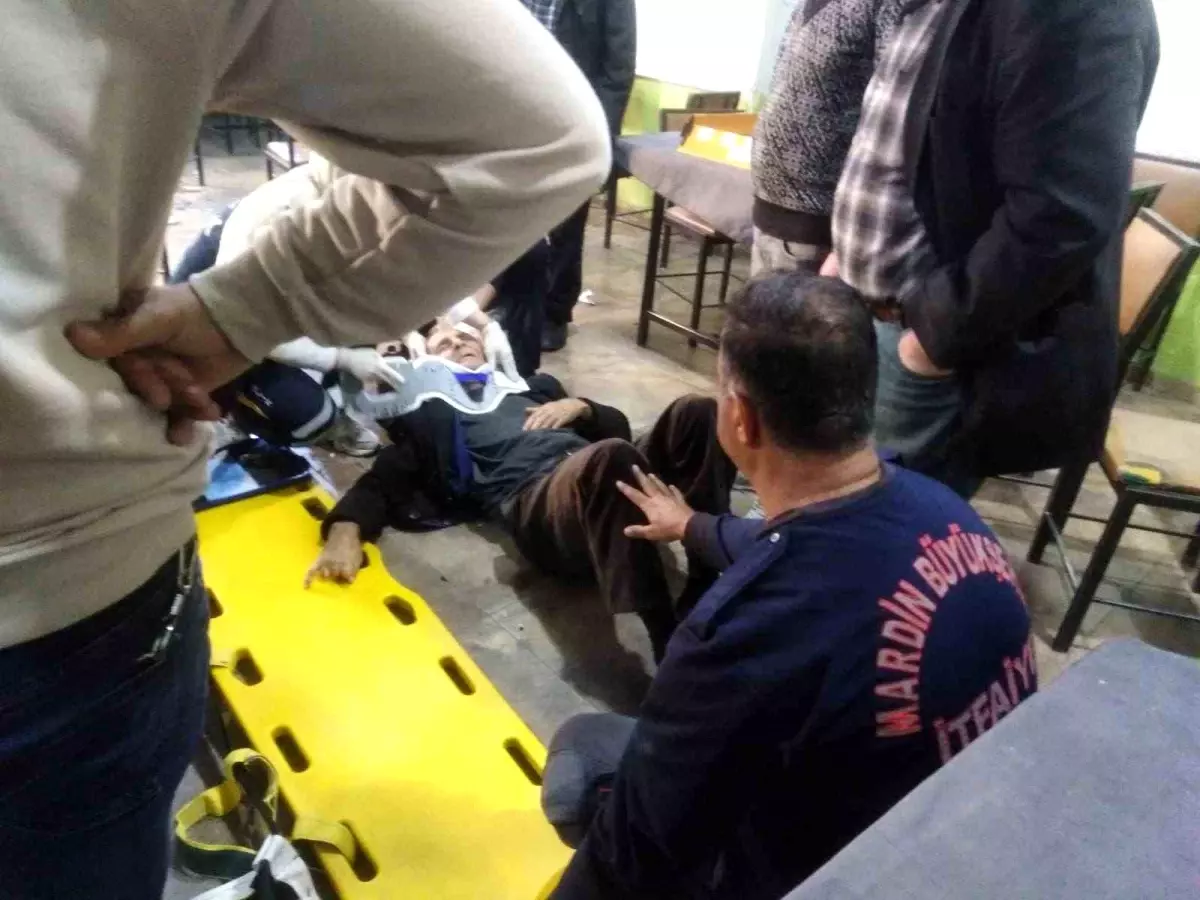 Nusaybin\'de Kıraathane Çöktü