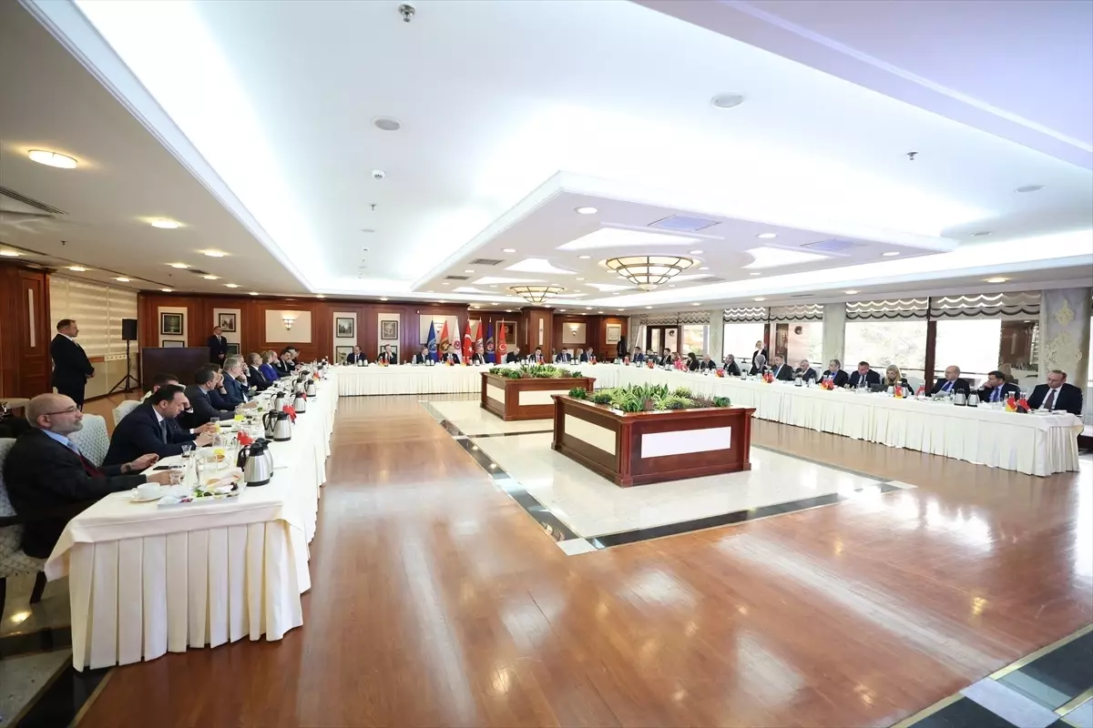 Milli Savunma Bakanı Güler, Yıllık Değerlendirme Toplantısı\'nda konuştu Açıklaması