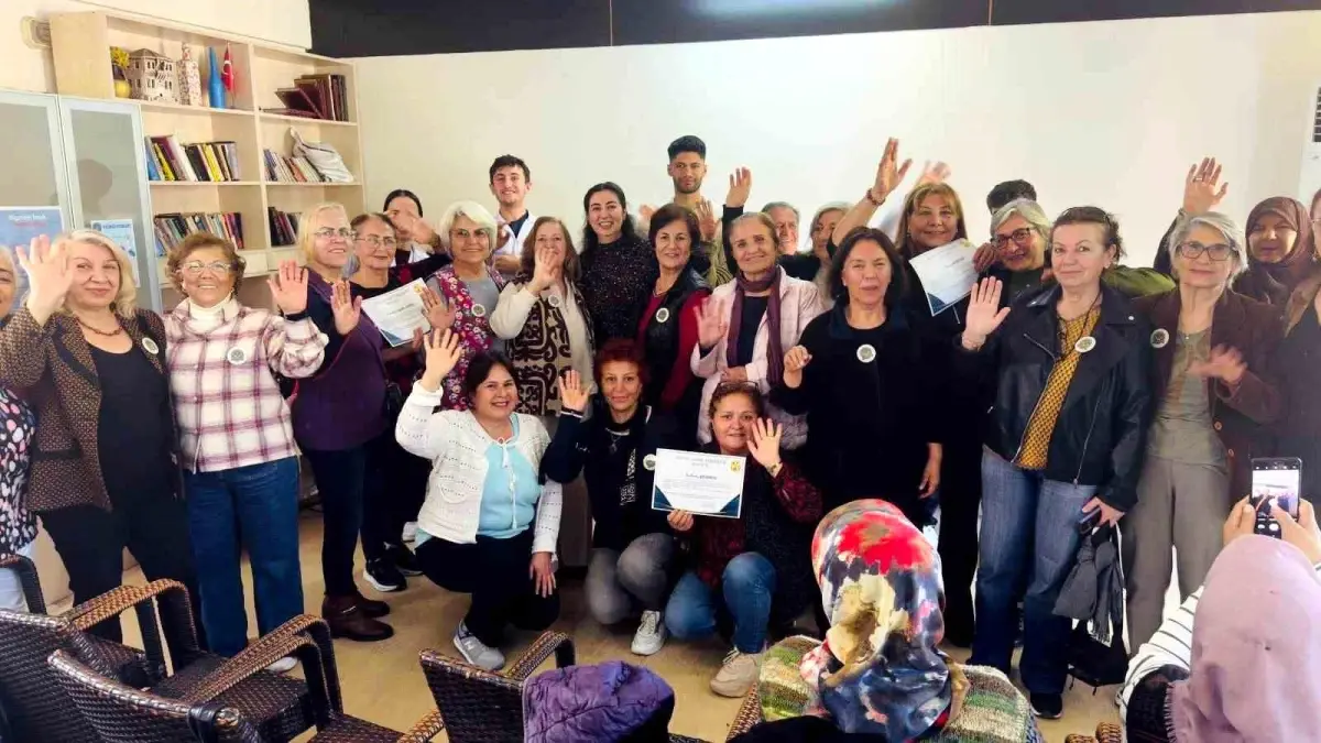 Muratpaşa\'da 60 yaş üstüne sağlıklı yaşam rozeti