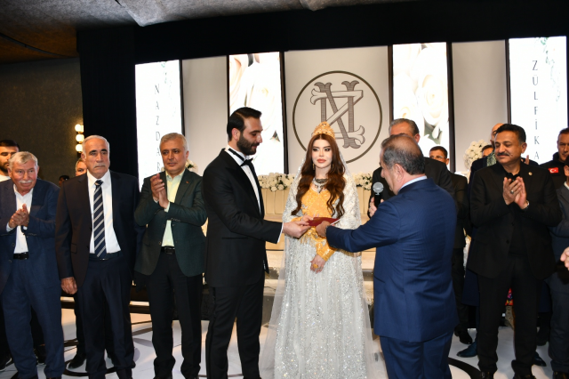 Nazdar Barzani ile Kahraman Zülfikar İzol evlendi! Geline kilolarca altın takıldı