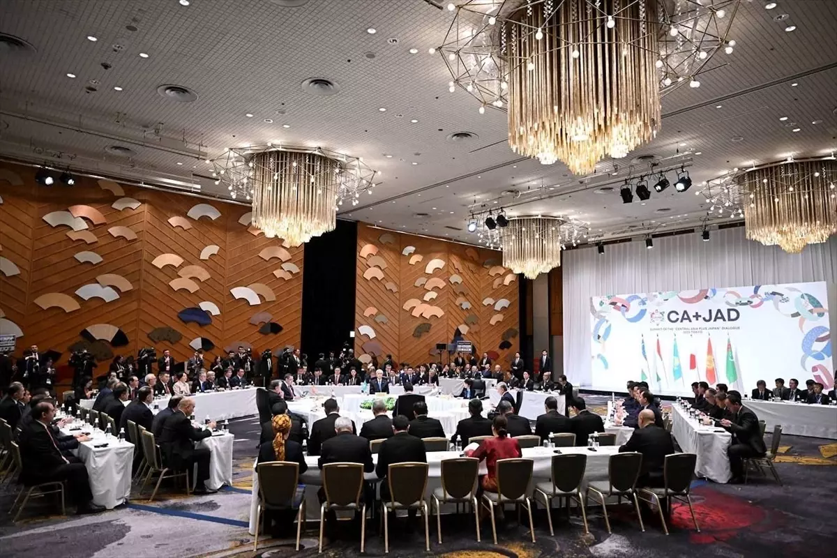 Orta Asya-Japonya Zirvesi\'nde İşbirliği Vurgusu