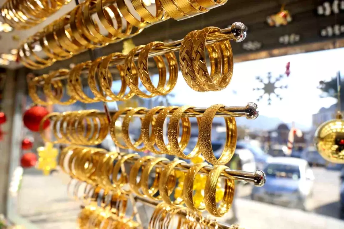 Altın Fiyatı 2026\'da 10 Bin TL Olacak