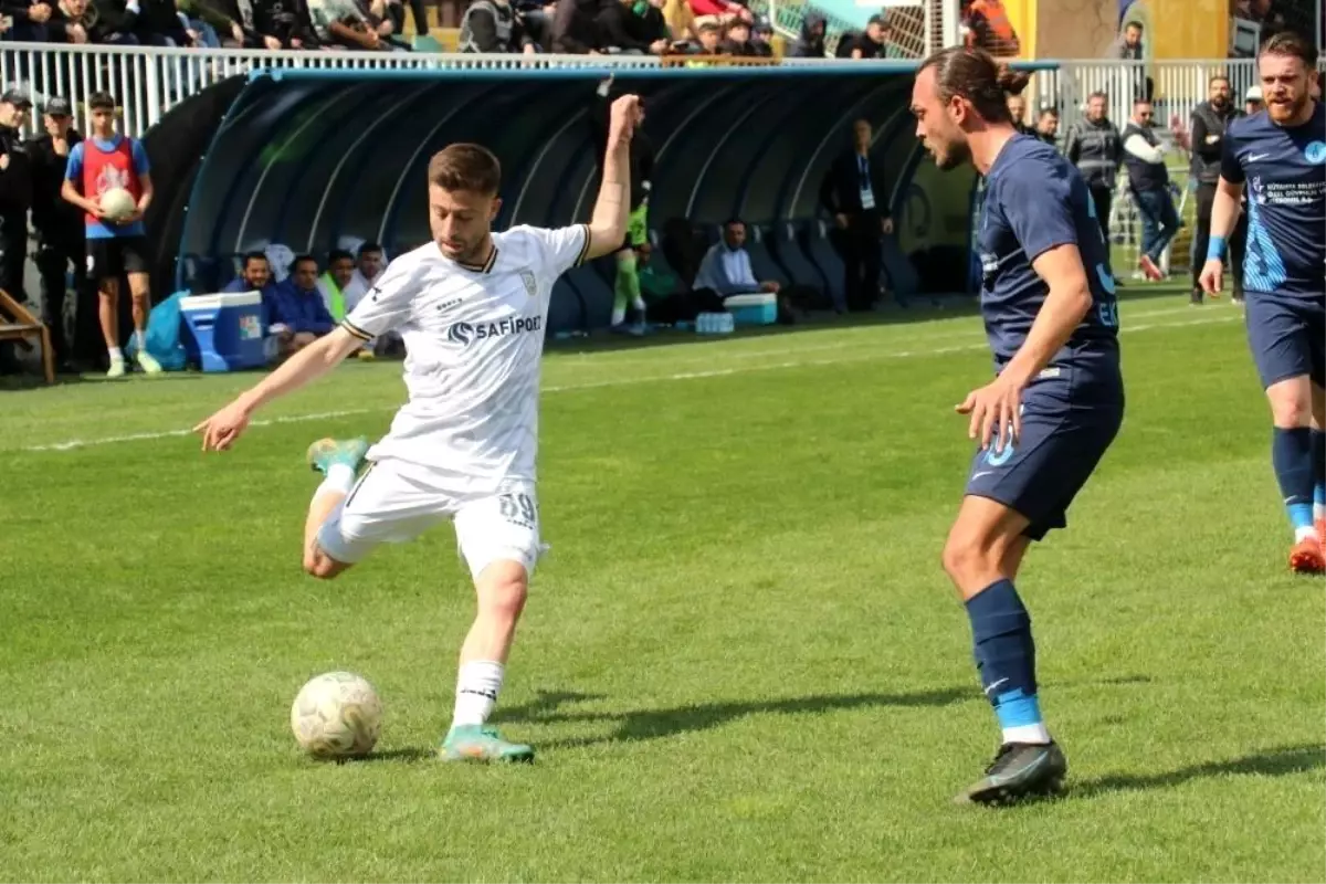 Silahlı saldırıya uğrayan futbolcu hayatını kaybetti