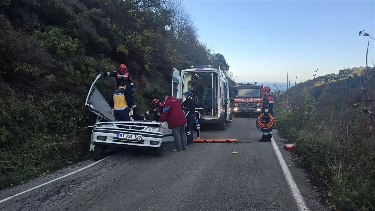 Akçaabat\'ta Kaya Düşmesi: 5 Yaralı