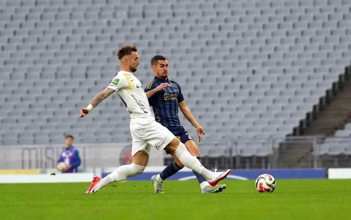 Fenerbahçe - Eyüpspor Maçı Başladı