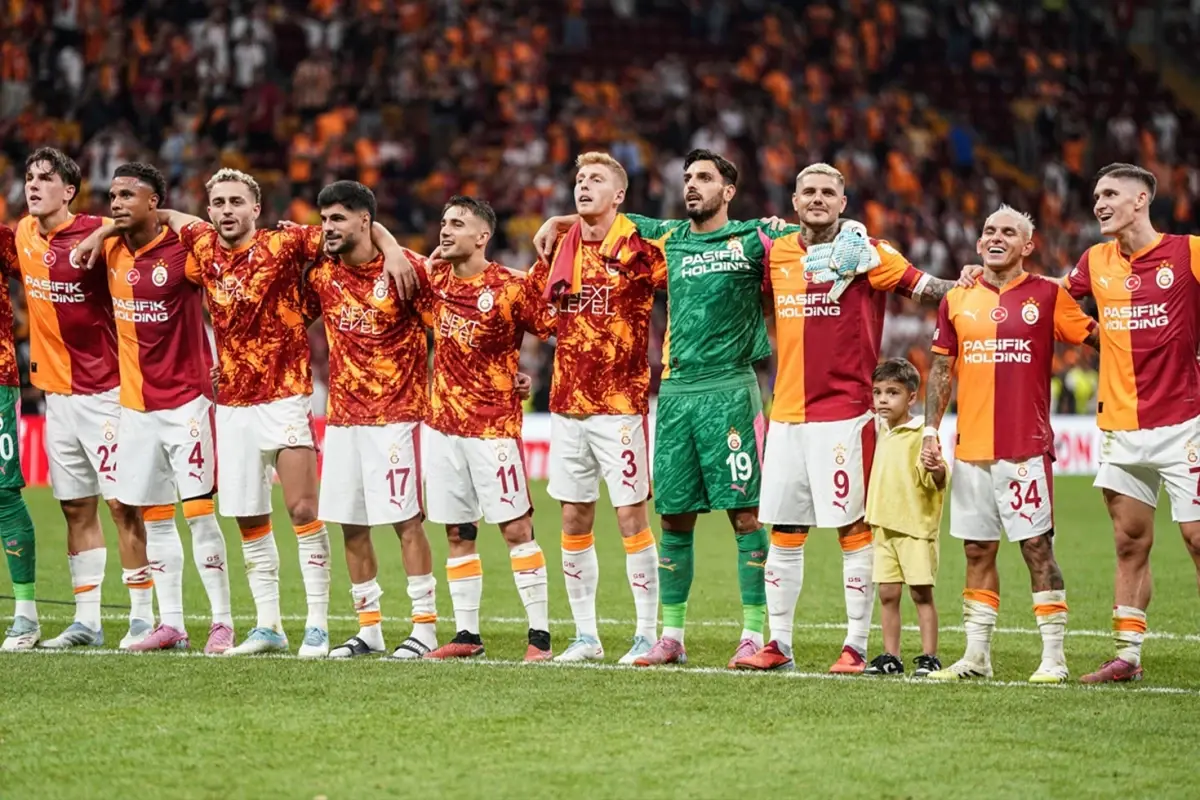 UEFA\'dan Galatasaray\'a ceza