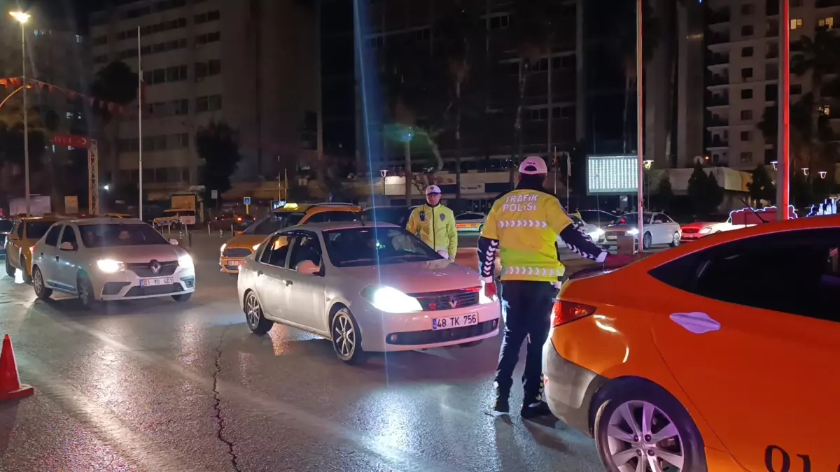 Adana\'da Trafik Denetimi: 455 Bin TL Ceza Kesildi