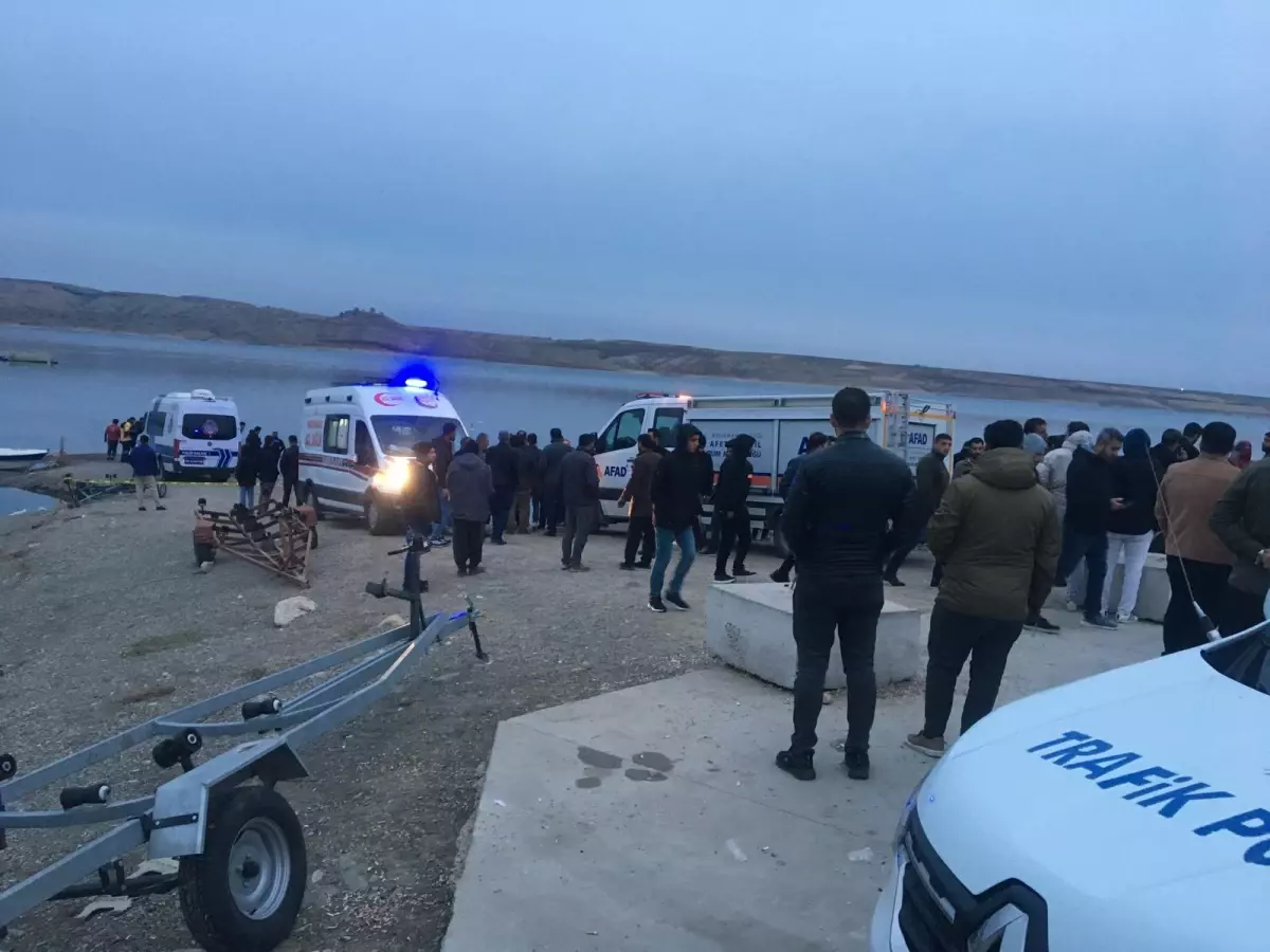 Kahta\'da Tekne Alabora: 4 Kişi Kurtarıldı, 1 Kayıp